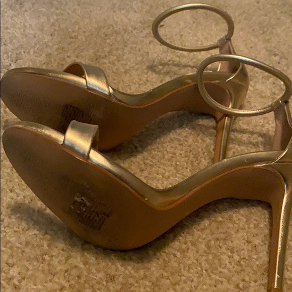 HEELS - Picture 3 of 3